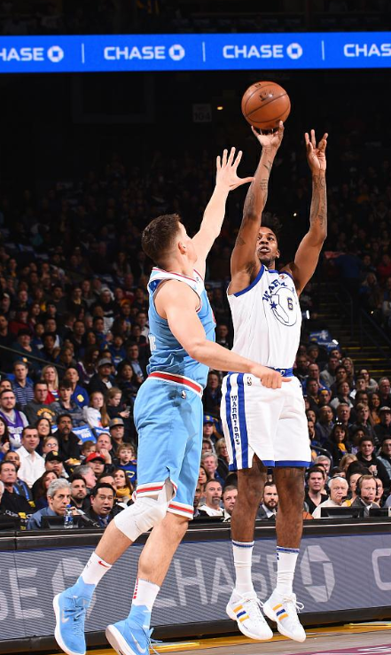 利物浦萨拉赫任意球破门锁定胜局（萨拉赫任意球建功助利物浦锁定胜利）