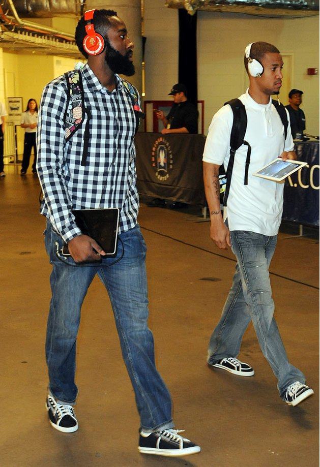 博尼：大胜是全队功劳；迪乌夫正在向所有人展示他的巨大价值（博尼称大胜源于团队合力，迪乌夫正向外界证明其巨大价值）