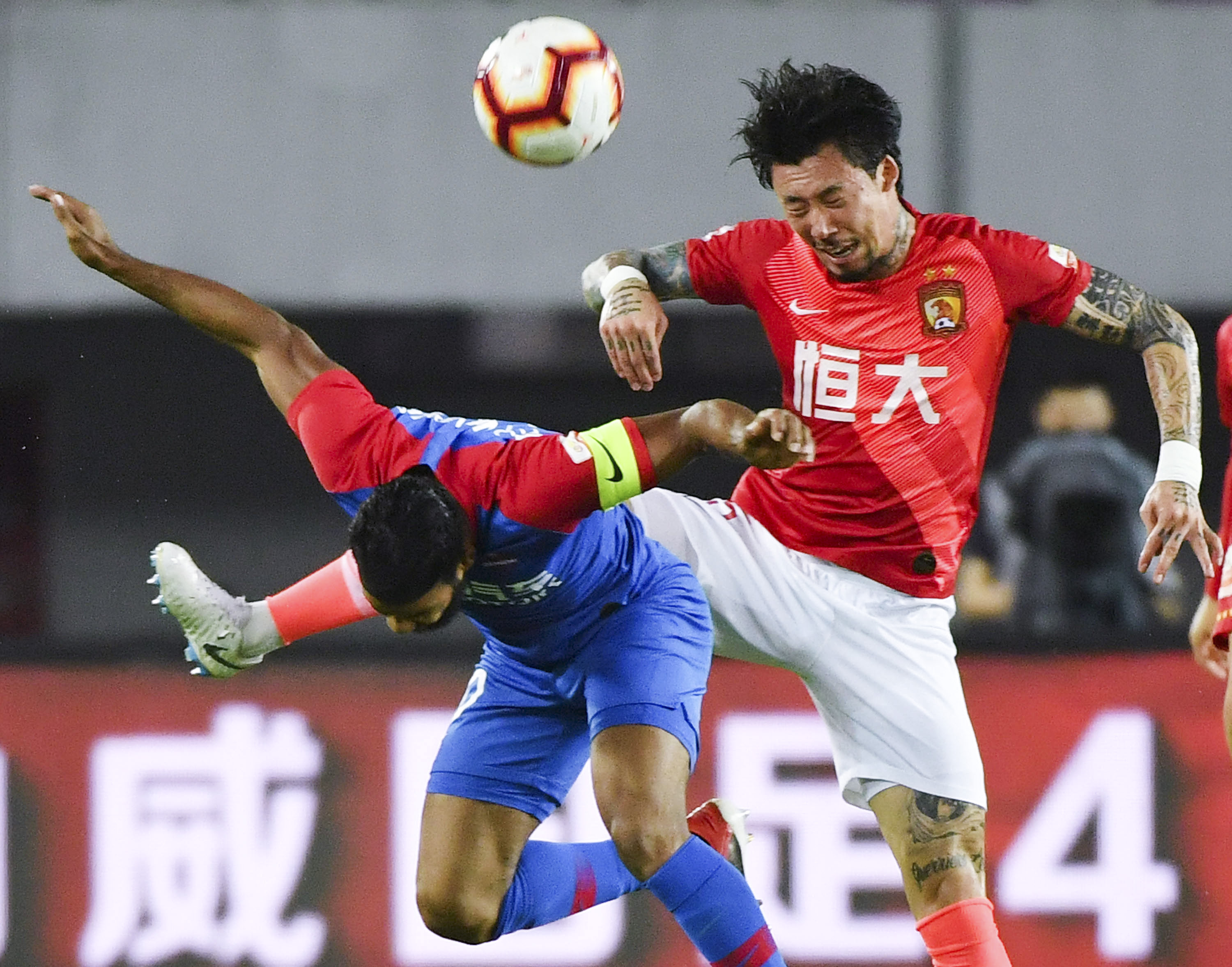 阿莫林曝曼联逆转内幕！爱将芒特有突破，除了进球还有一举获赞誉（阿莫林披露曼联逆转细节：爱将芒特迎来突破，不仅进球还收获赞誉）