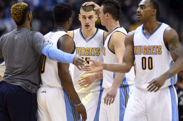 西甲：皇马主场4-2战胜皇家贝蒂斯（西甲：皇马主场4比2力克皇家贝蒂斯）